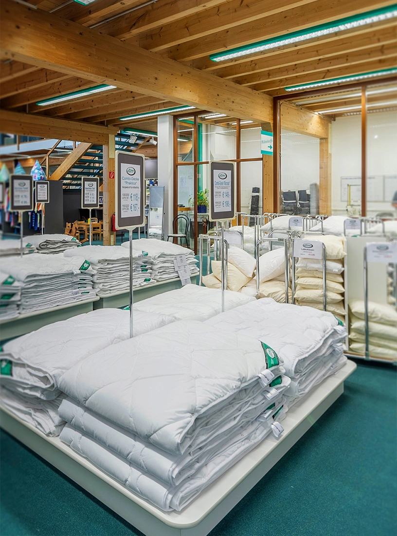 Ott_Wohnmobilmatratzen_Welzheim_Schlafzentrum_Waiblingen Ausstellungsbereich mit Bettwaren im Schlafzentrum von Ott Wohnmobilmatratzen in Welzheim und Waiblingen.